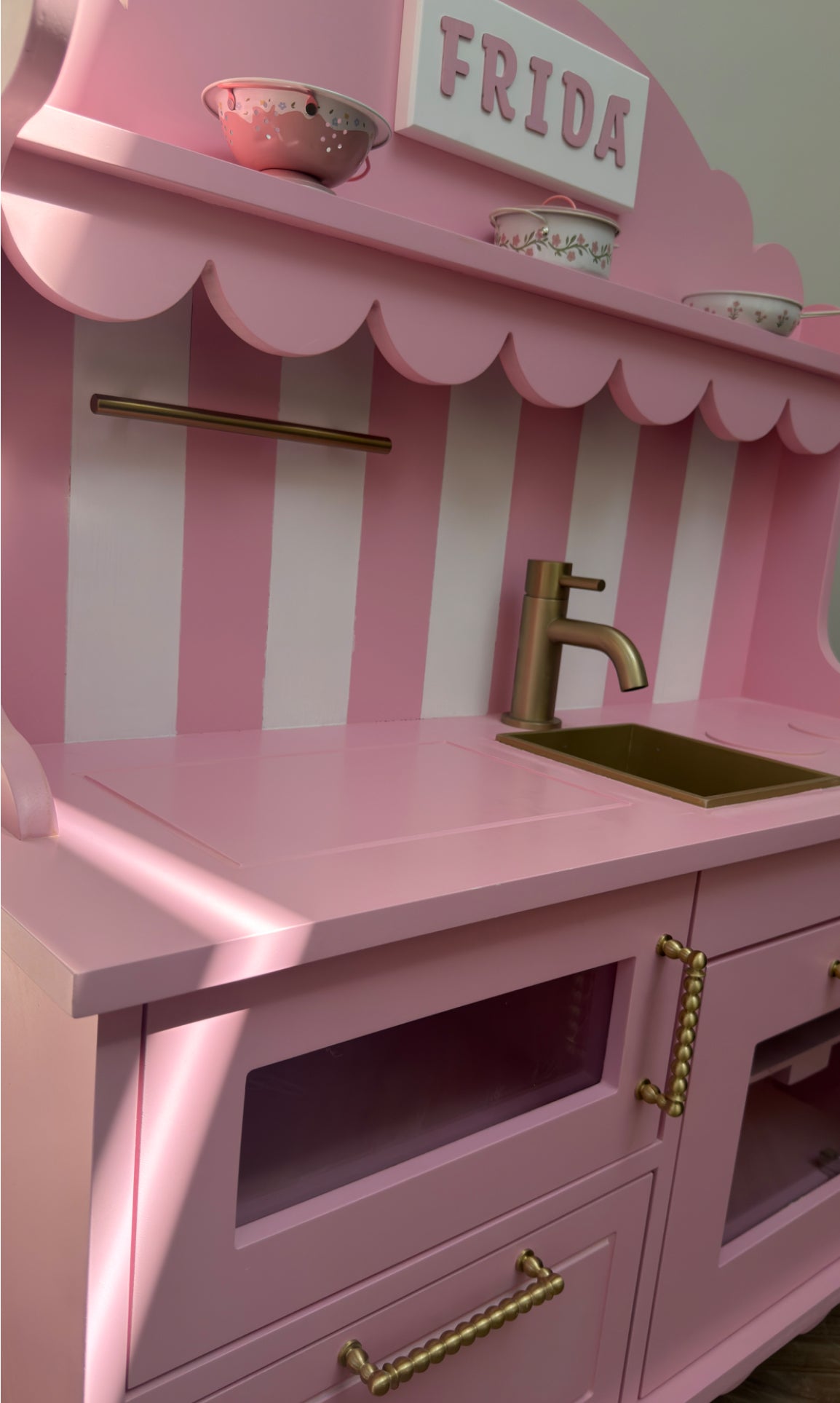 Luxury Mini Scallop Kitchen