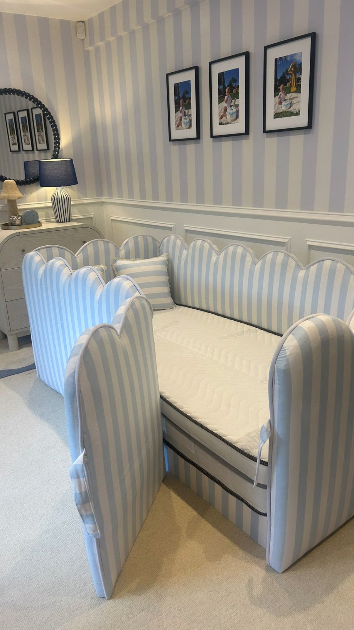 Stripe Scalloped Floor Bed