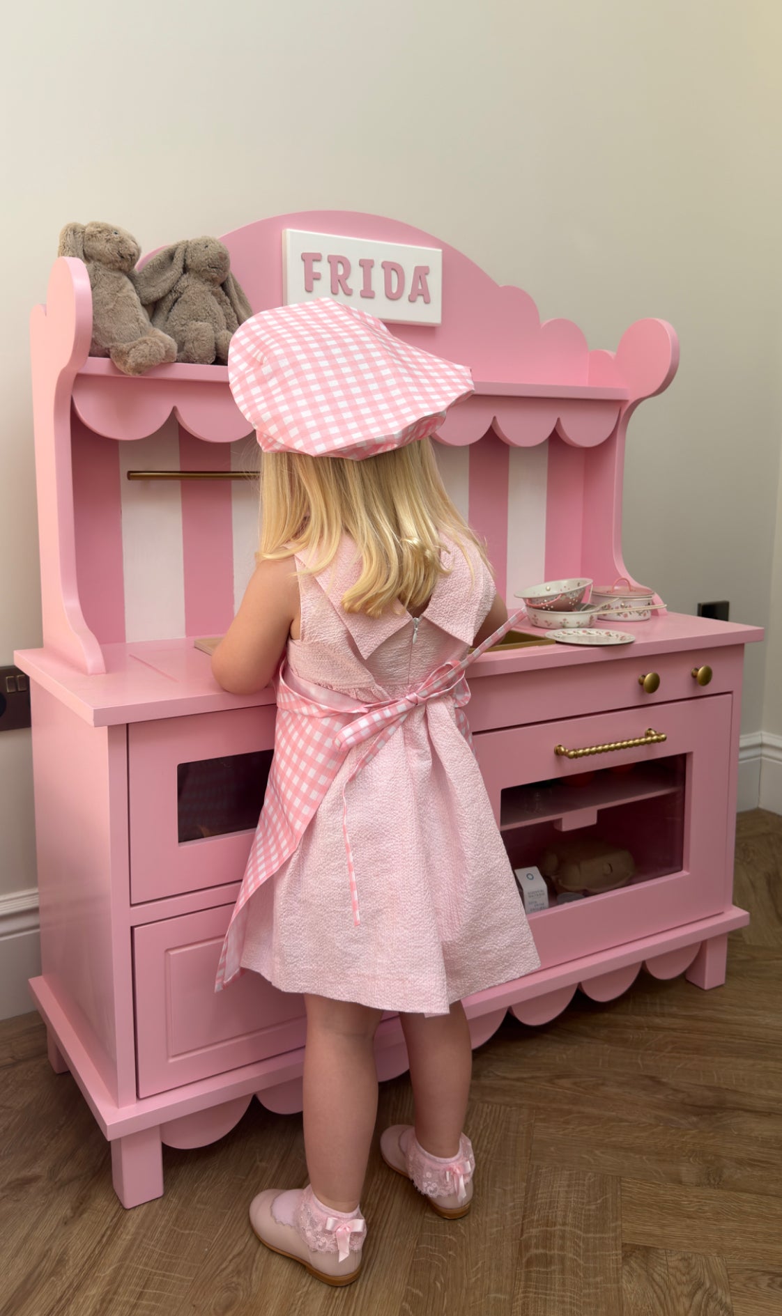 Luxury Mini Scallop Kitchen