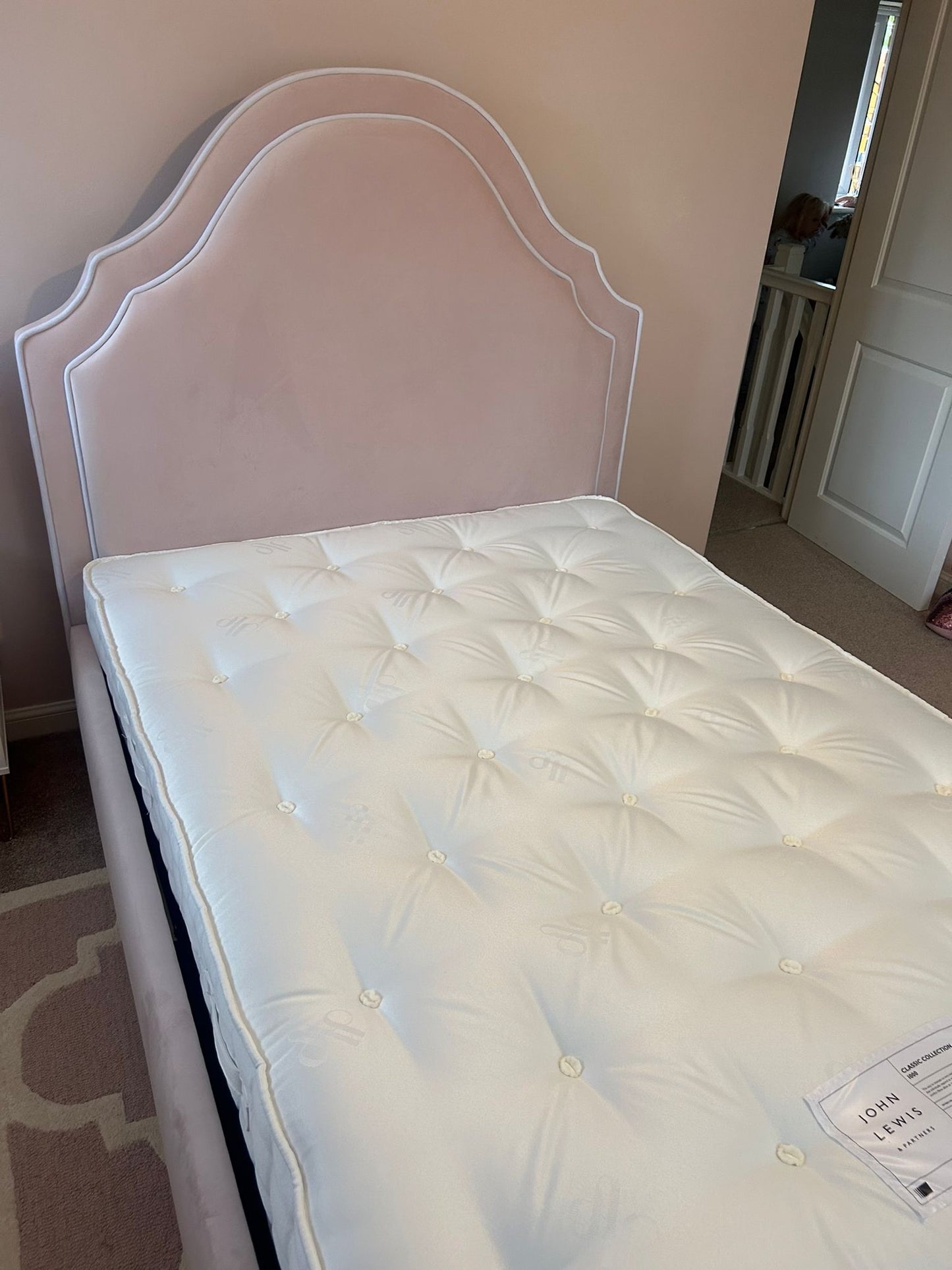Seraphina Bed